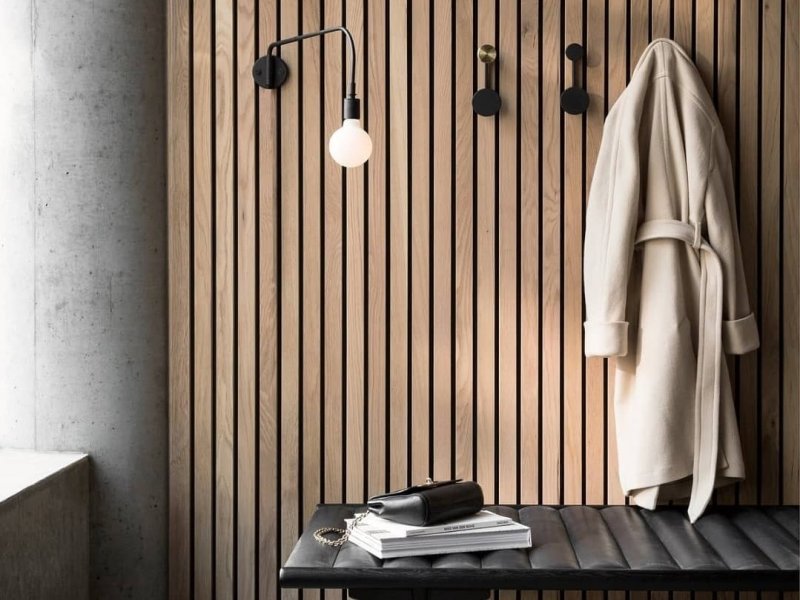 Afteroom coat hanger