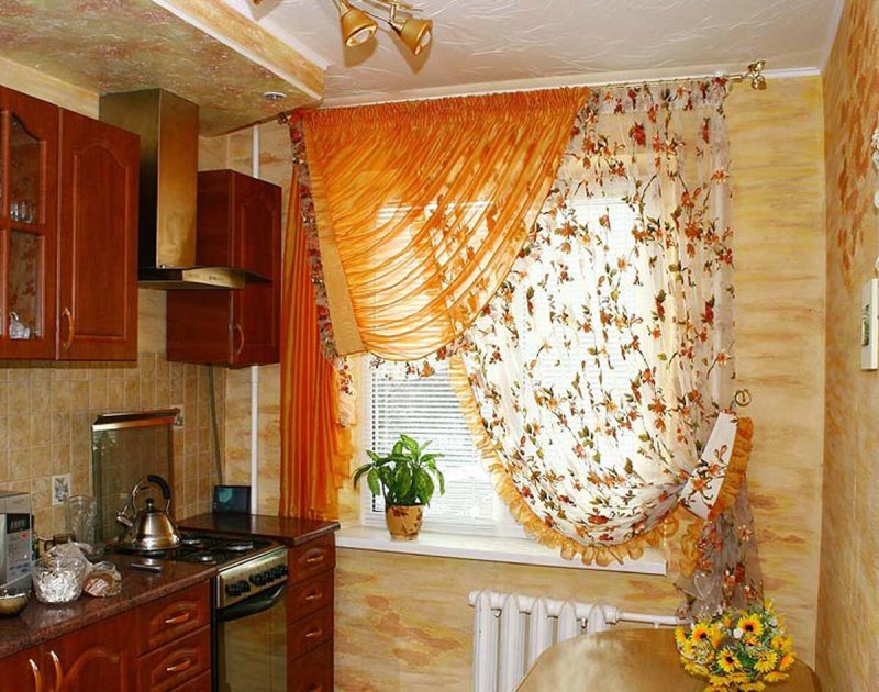 Дизайн занавесок на кухню