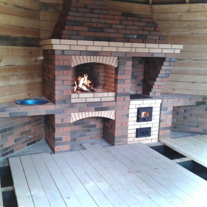 Барбекю из кирпича
