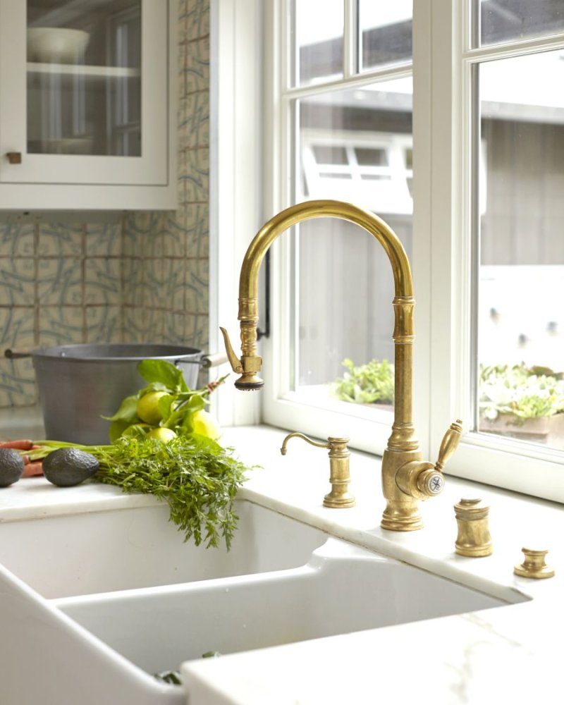 Kitchen faucet