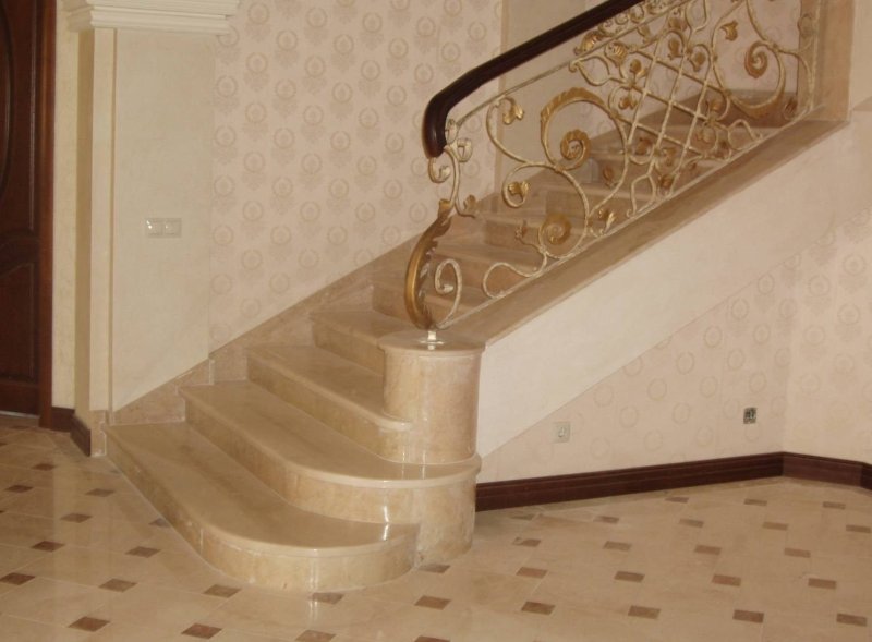 Лестница из керамогранита