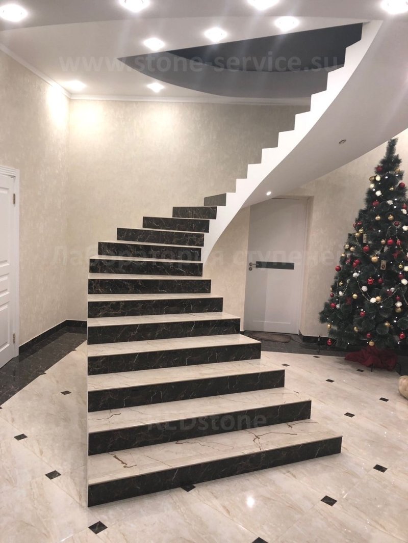 Лестница из керамогранита