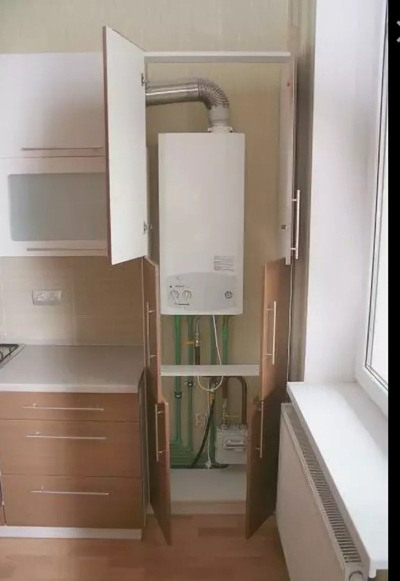 Напольный котел на кухне
