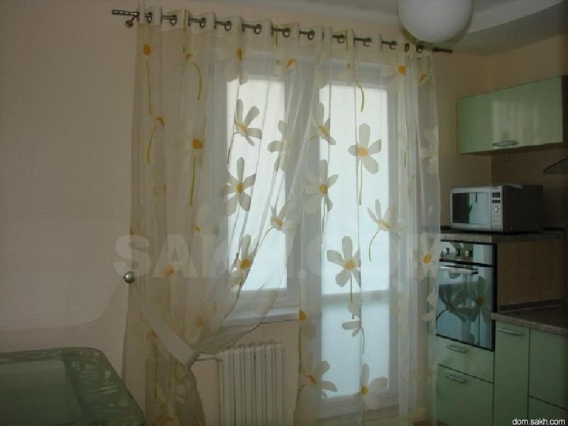 Шторы для кухни с балконной дверью