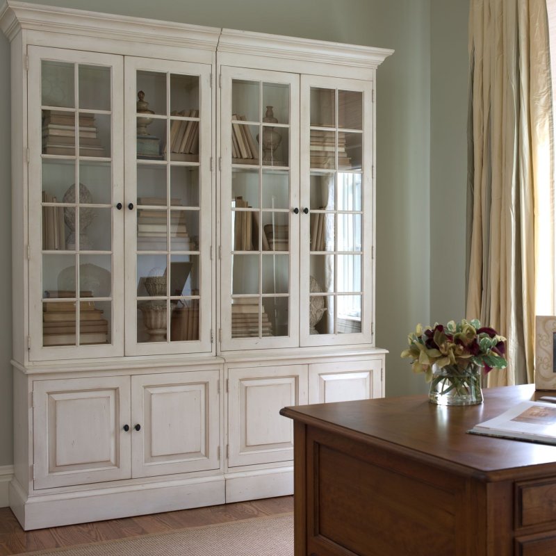 Книжный шкаф glass cabinet
