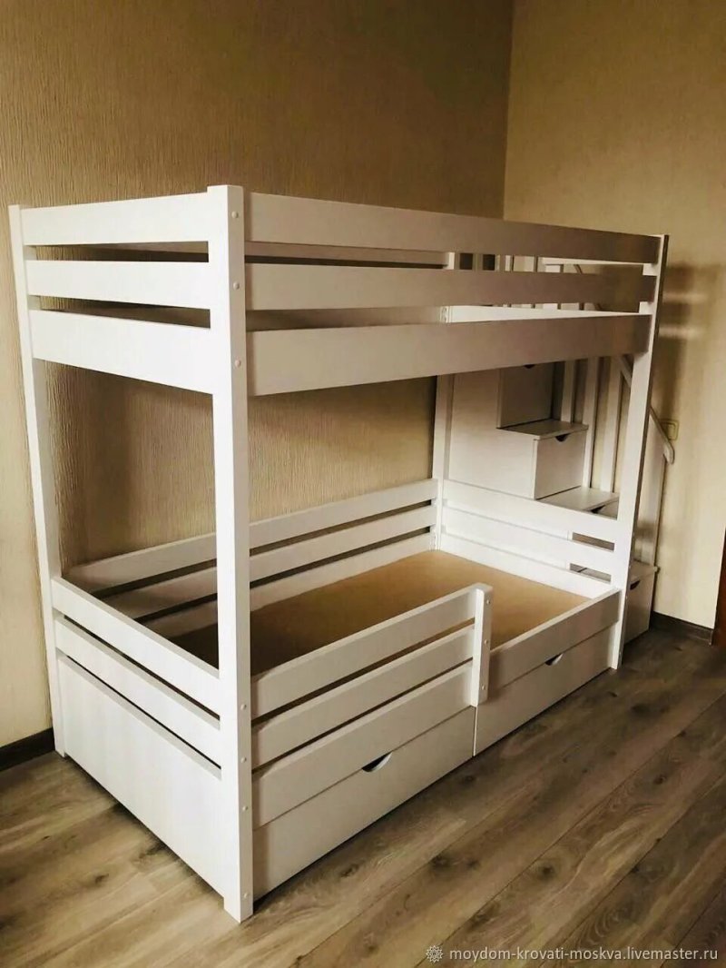 Двухъярусная кровать