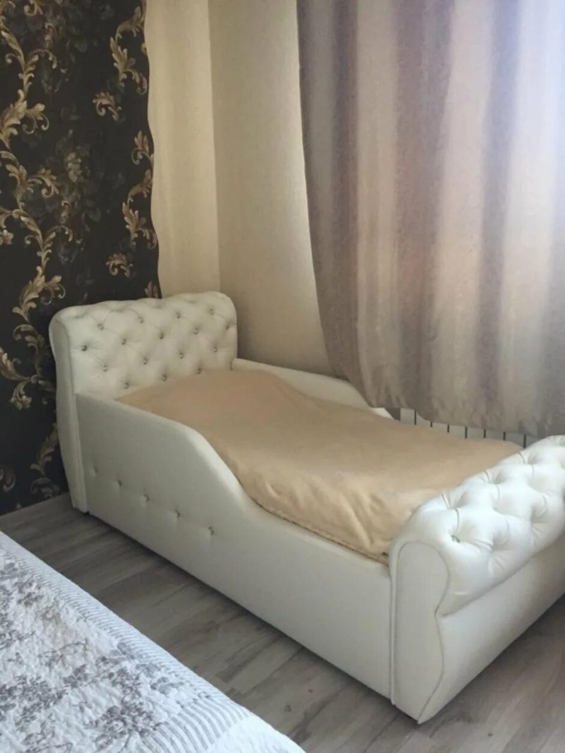 Детская кровать с каретной стяжкой