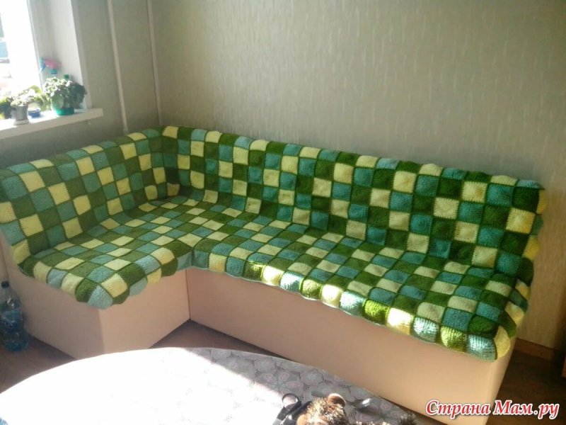 Угловой кухонный диван