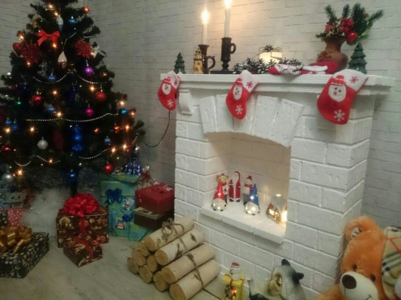 Камин из коробок на новый год