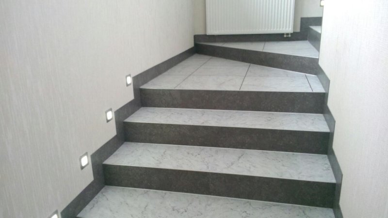 Лестница из керамогранита