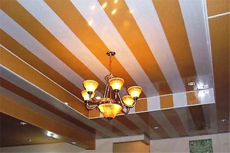 Потолки из пластиковых панелей