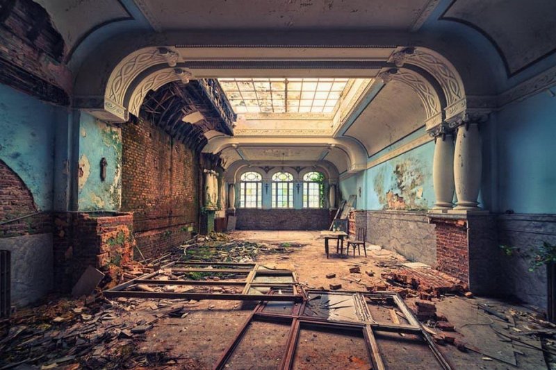 Разрушенные заброшенные здания