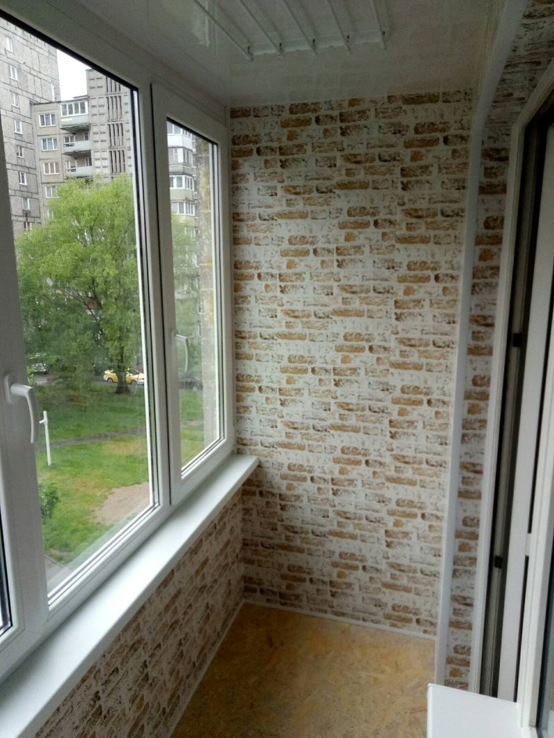 Отделка балкона декоративным камнем