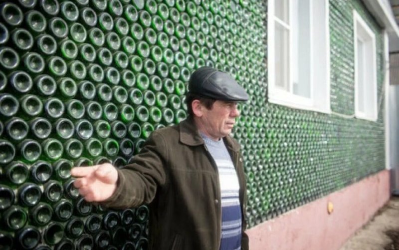 Дом из бутылок стеклянных в краснодарском крае