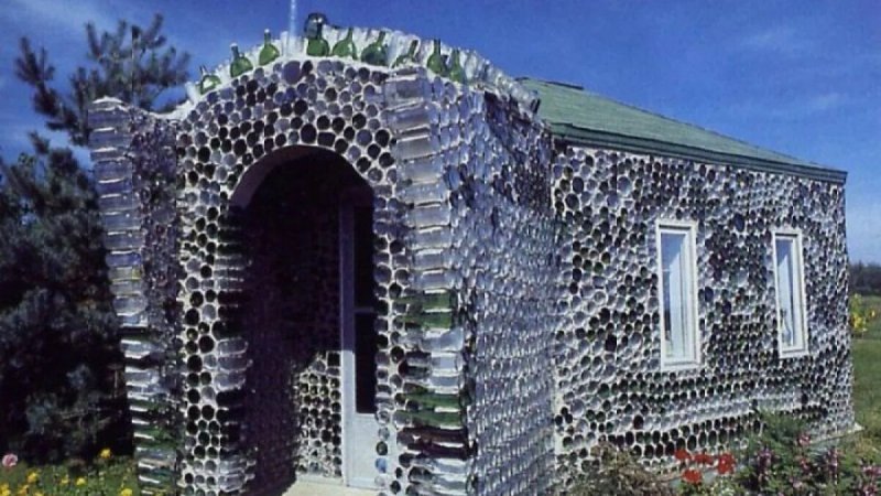 Дом из бутылок стеклянных своими руками