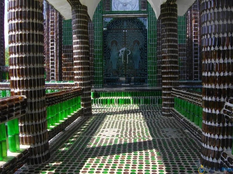 Храм миллиона бутылок таиланд