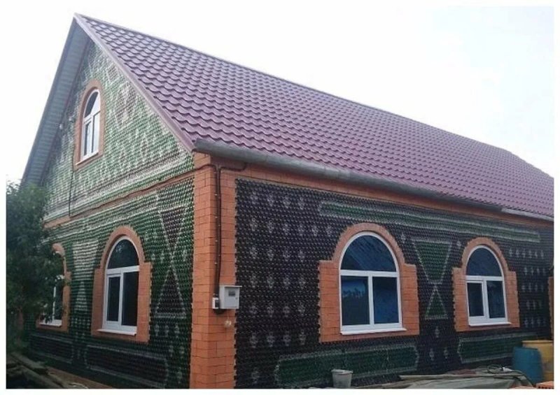 Дом из бутылок стеклянных в краснодарском крае
