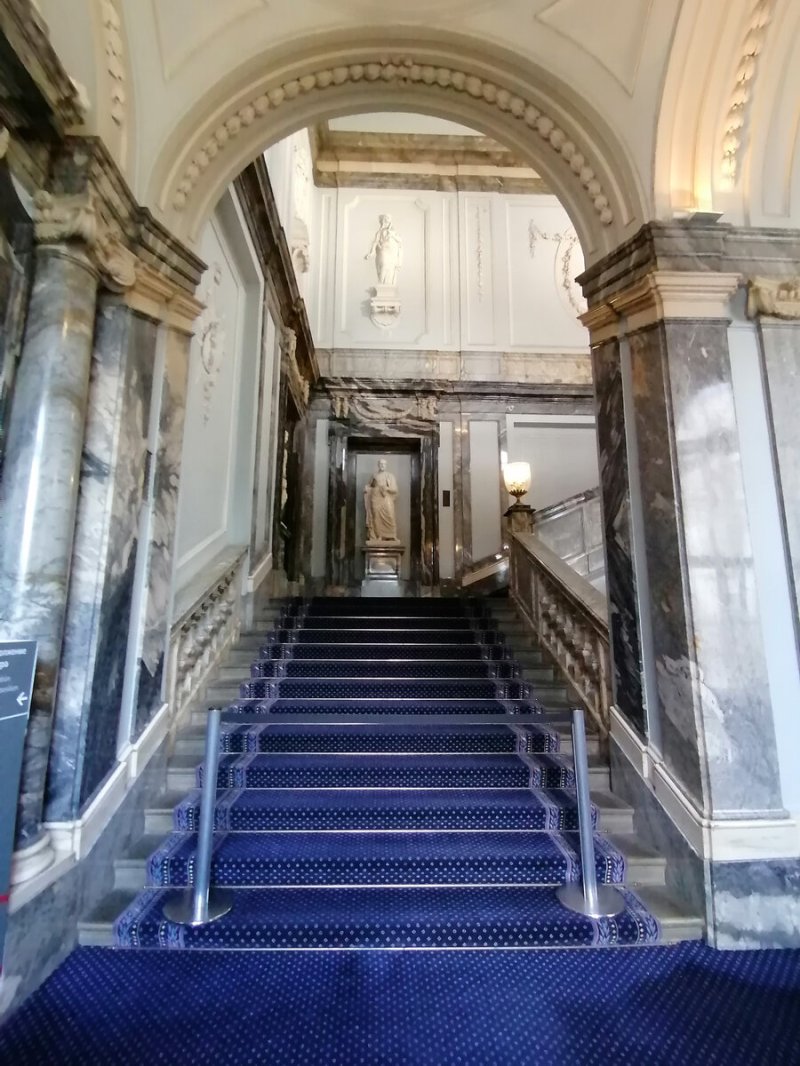Мраморный дворец санкт-петербург парадная лестница