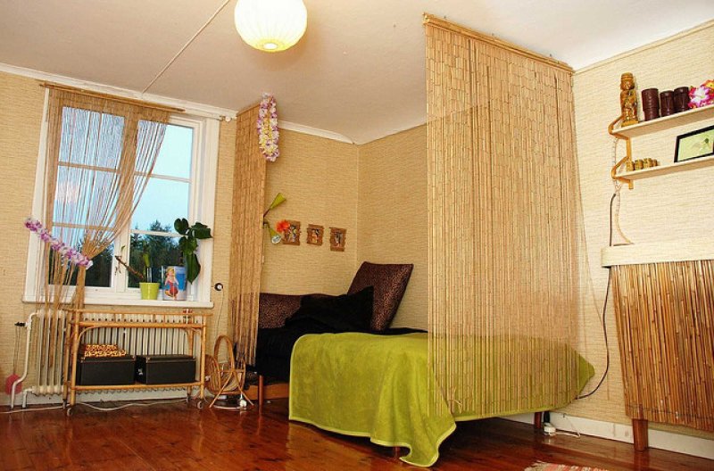 Перегородка из штор для зонирования комнаты