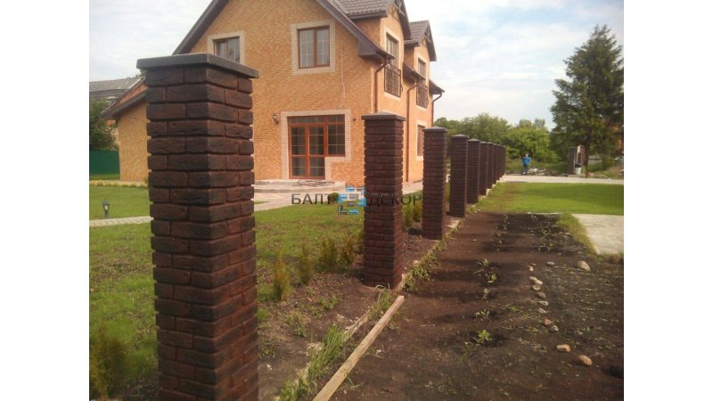 Кирпичные столбы для забора