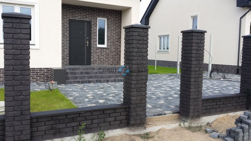Кирпичные столбы для забора