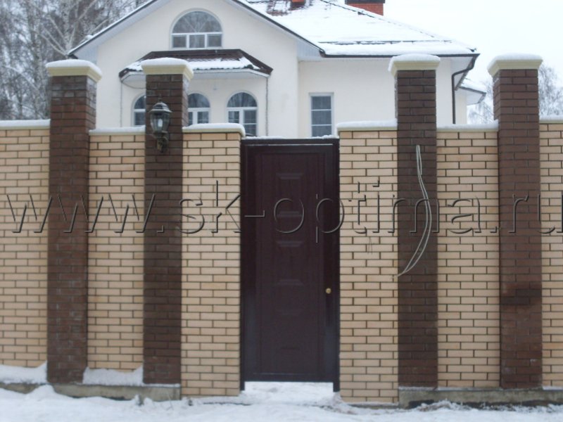 Забор из кирпича