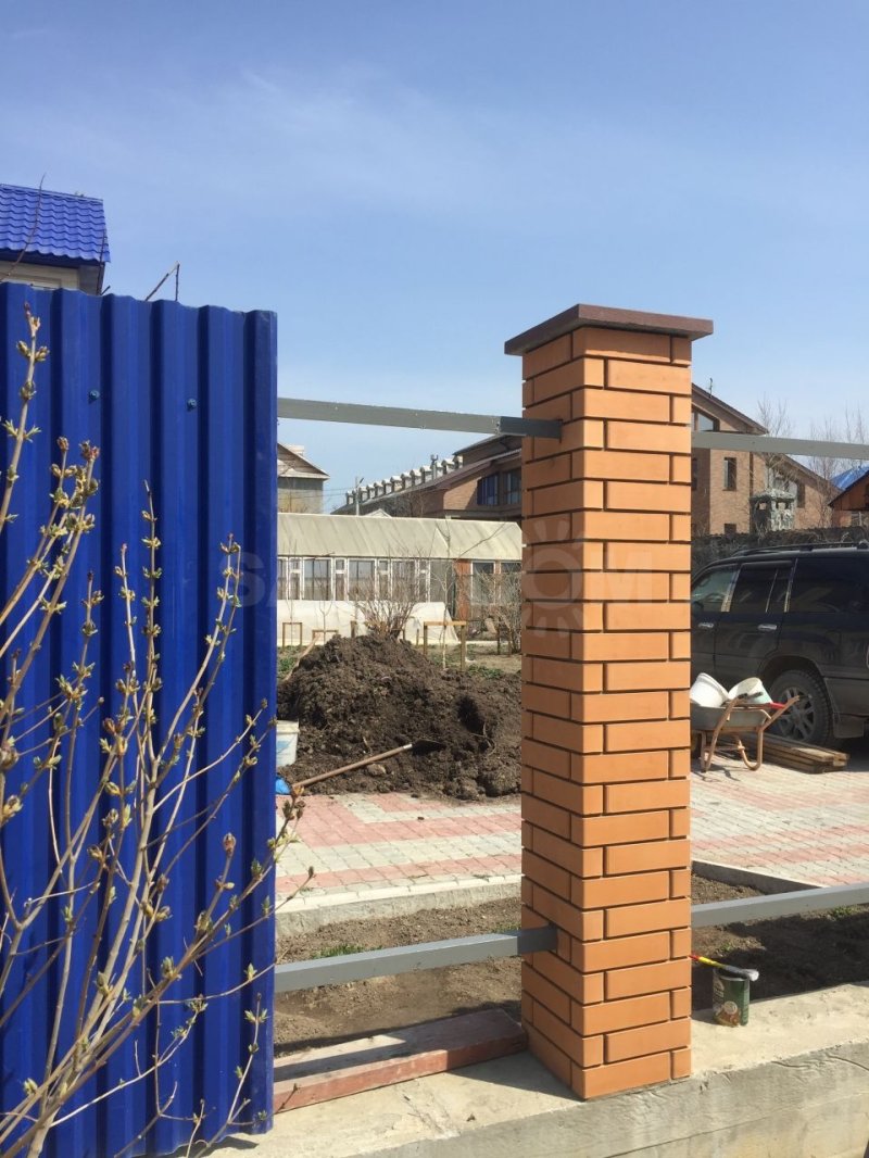 Забор столбы из кирпича