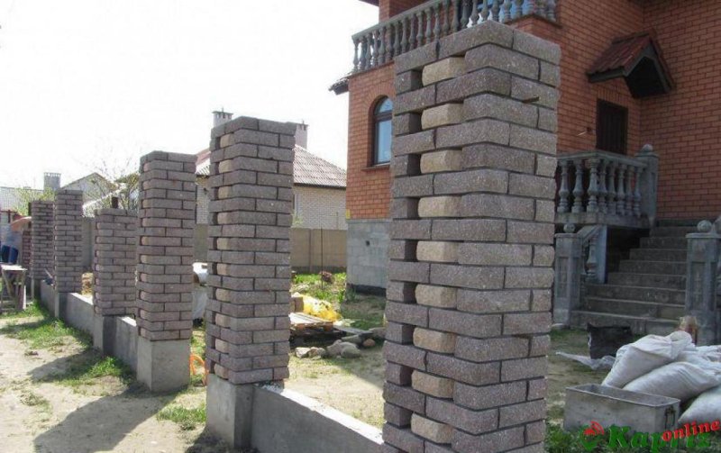 Забор столбы из кирпича