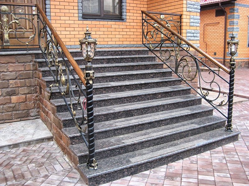 Гранитные ступени