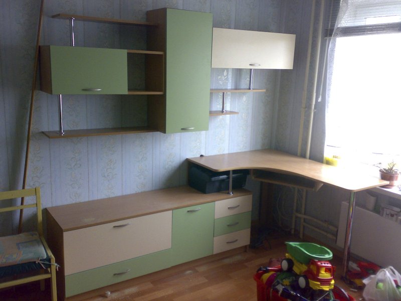 Детская стенка со столом