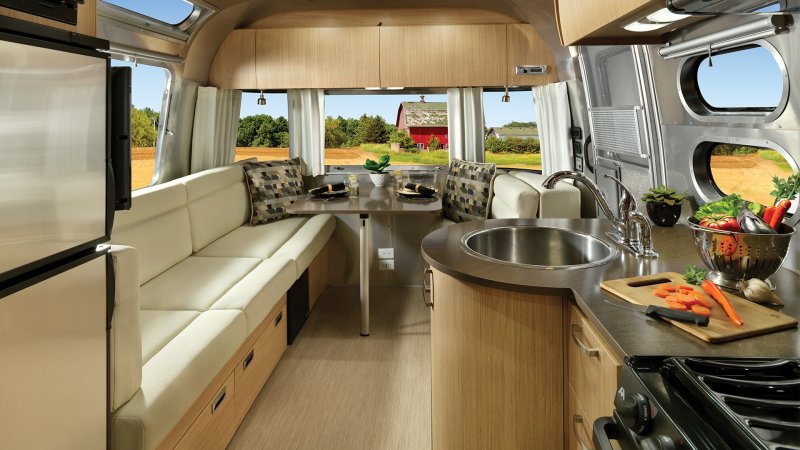 Автодом airstream
