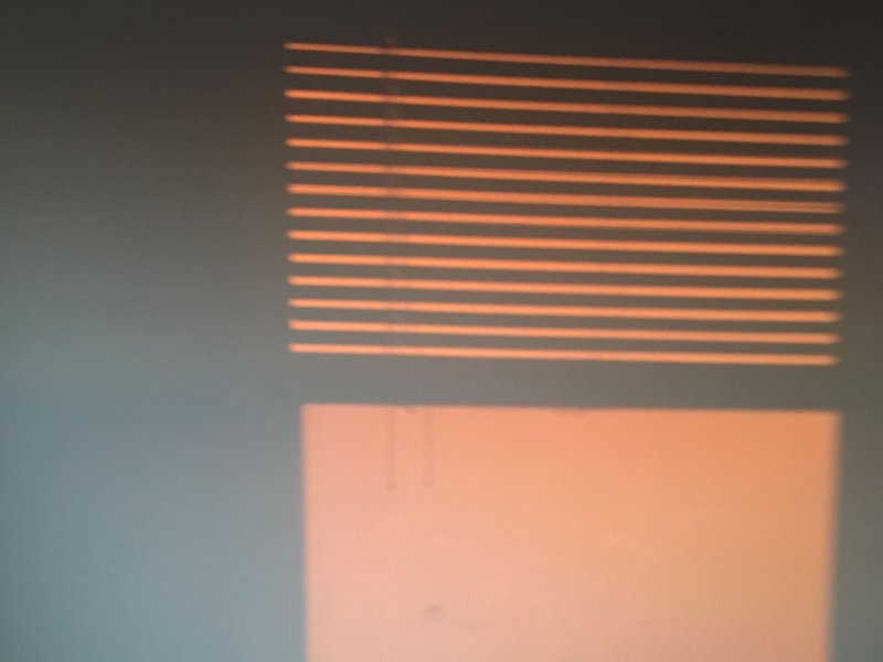 Тень от жалюзи