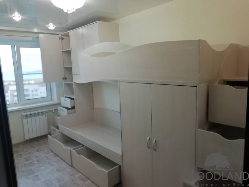 Двухъярусная кровать со шкафами