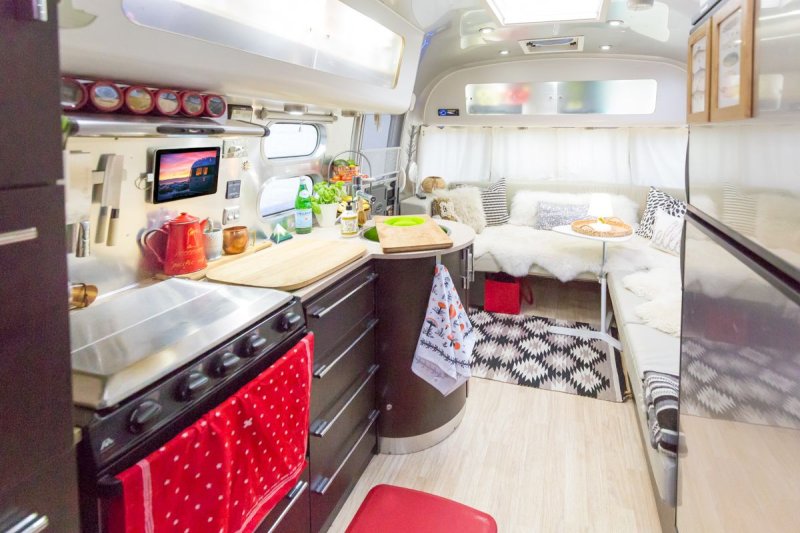 Автодом airstream