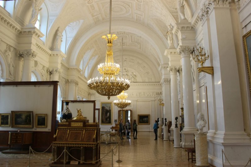 Белый зал эрмитажа