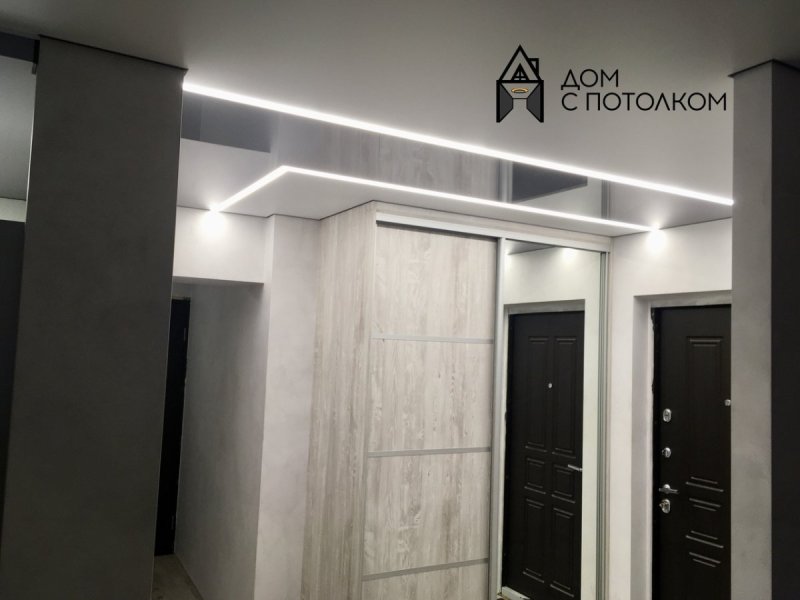 Световая линия в коридоре