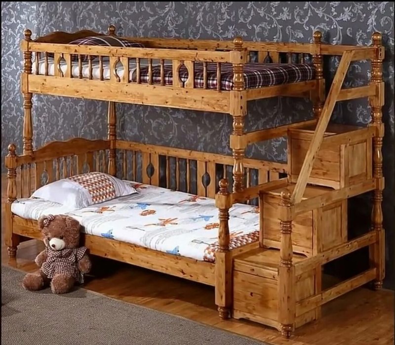 Двухъярусная кровать из массива дерева
