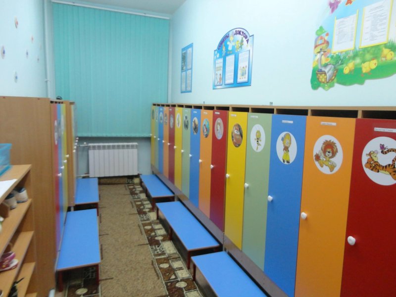 Раздевалка в детском саду