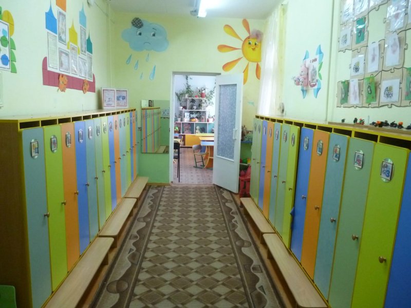 Шкафчики в детский сад в раздевалку