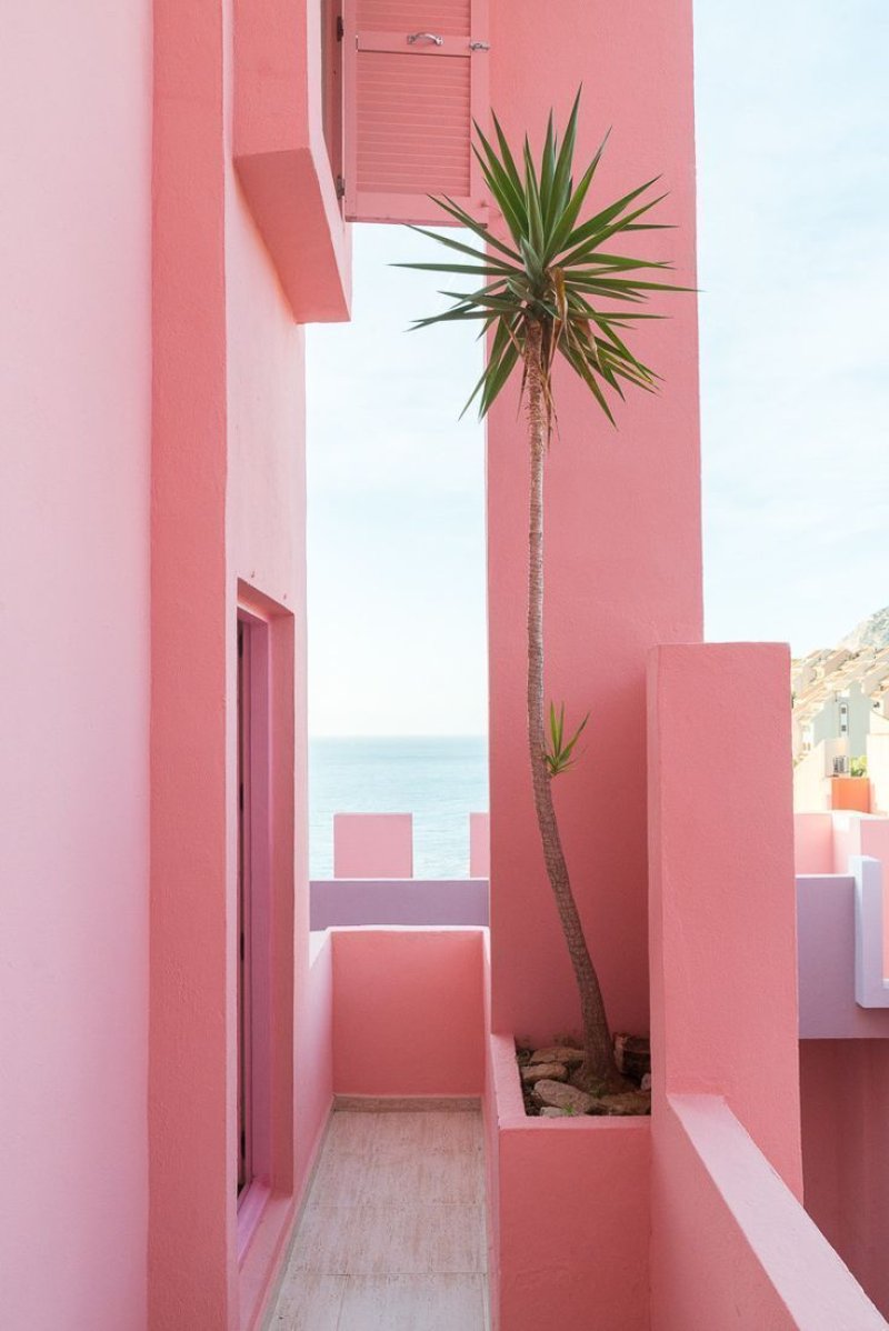 Muralla roja рикардо бофилл