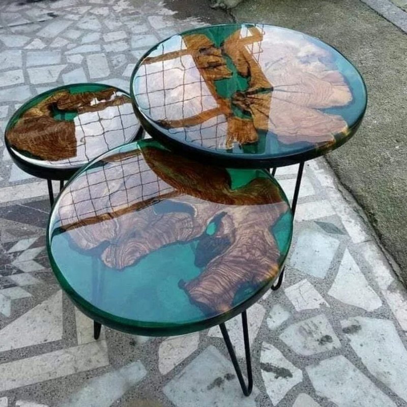Круглый стол из эпоксидной смолы