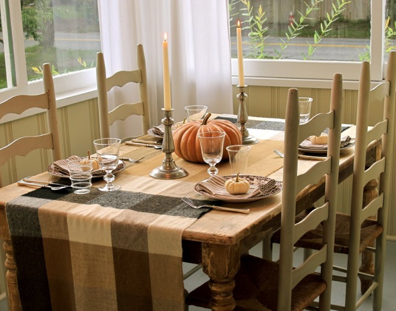Thanksgiving dining table