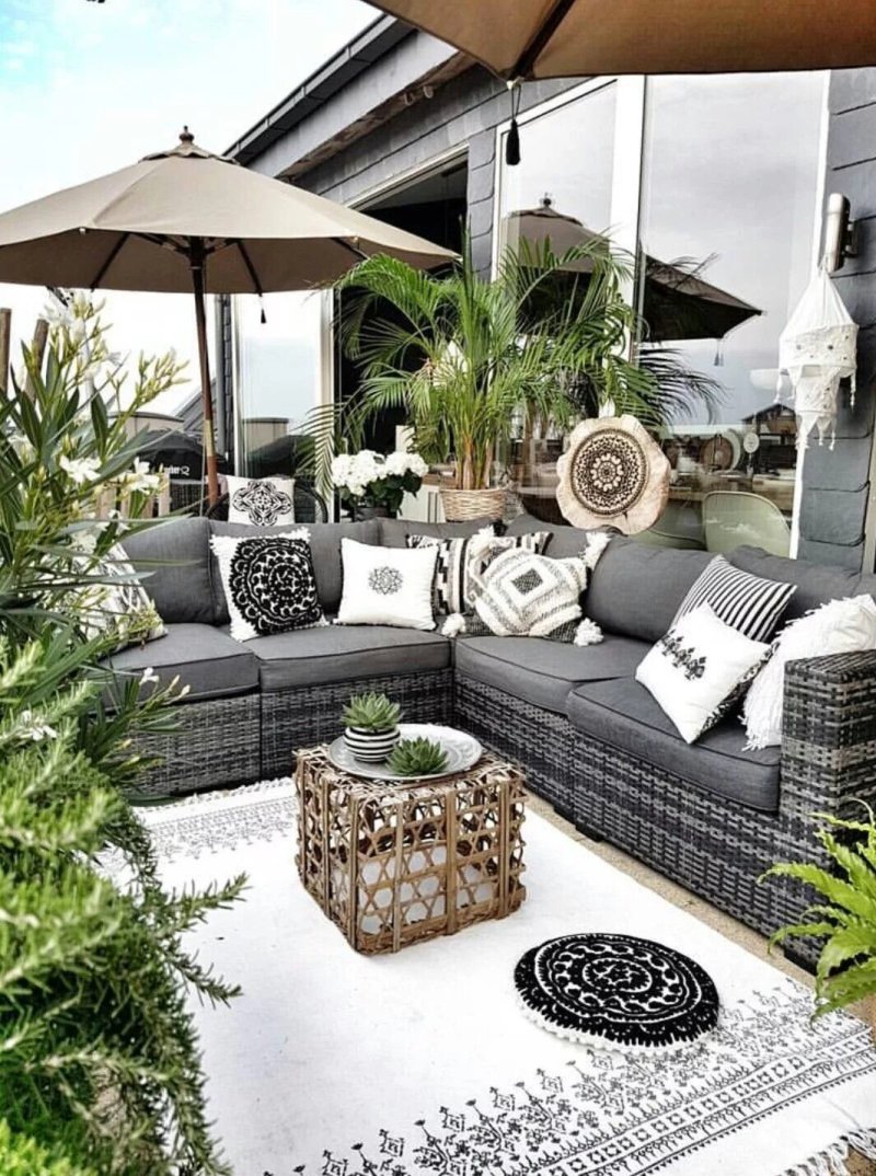 Outdoor living space