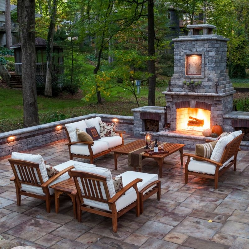 Outdoor fireplace