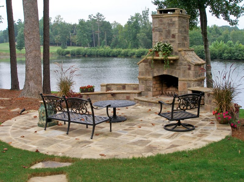 Outdoor fireplace