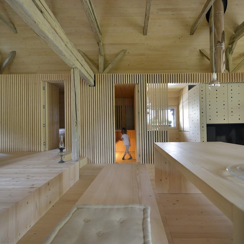 Дом-сарай barn house внутри