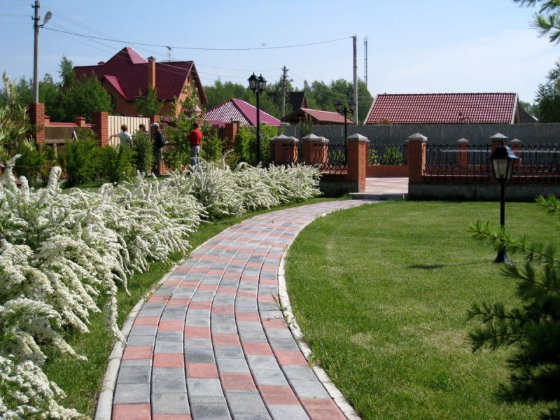 Дорожка из брусчатки