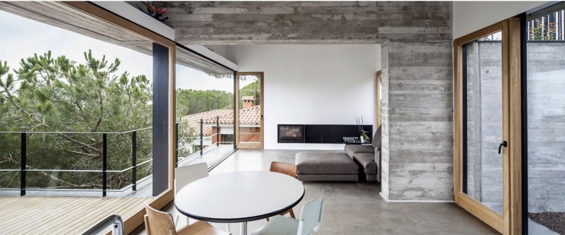 Concrete house by luciano kruk