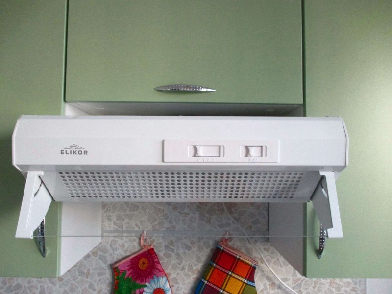 Козырьковая вытяжка elikor призма 60п290п3л белый