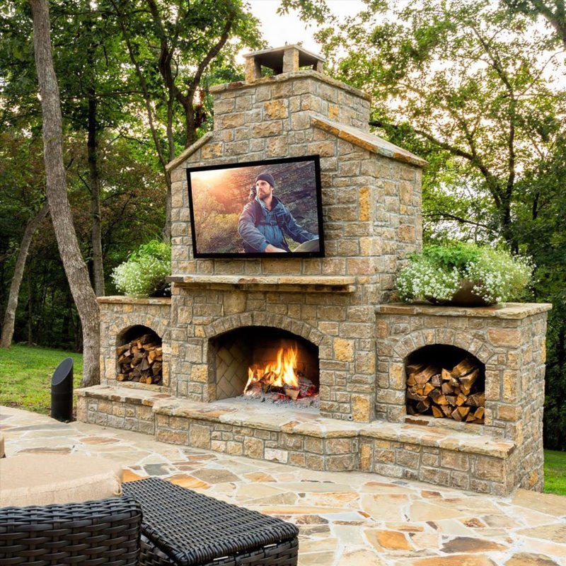 Outdoor fireplace
